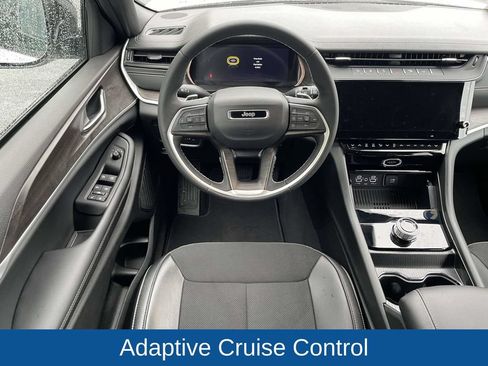 Used 2026 Jeep Grand Cherokee Altitude RWD image 22