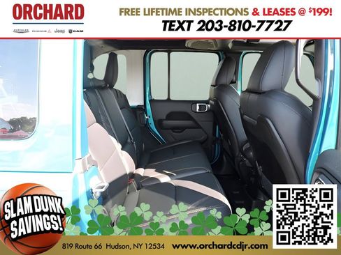 New 2024 Jeep Wrangler Unlimited Sahara w/ Technology Group image 16