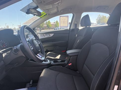 Used 2022 Kia Forte LXS FWD image 13