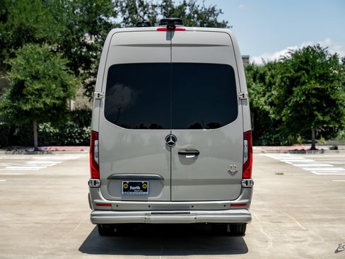 Used 2025 Mercedes-Benz Sprinter 3500 image 12