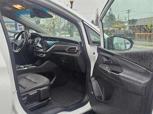 Used 2023 Chevrolet Bolt LT w/ Infotainment Package image 12