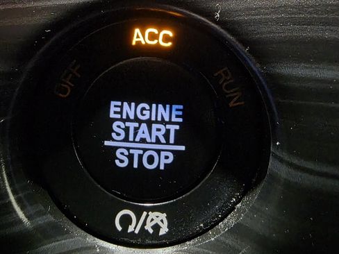 Used 2021 Jeep Grand Cherokee Altitude image 45