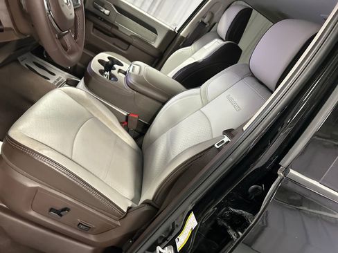 Used 2025 RAM 2500 Laramie image 12