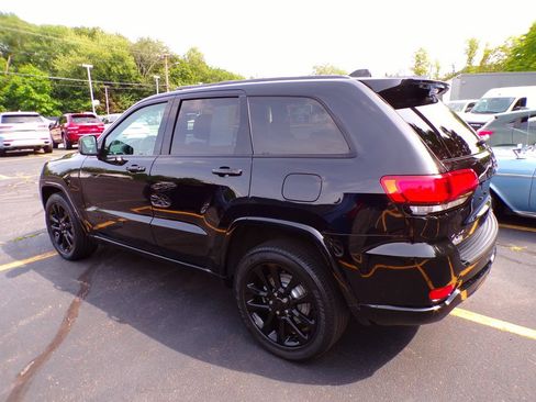 Used 2021 Jeep Grand Cherokee Laredo X AWD/4WD image 14