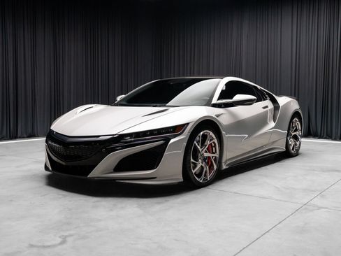 Used 2017 Acura NSX AWD/4WD image 24