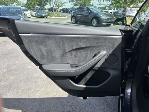 Used 2025 Tesla Model 3 Long Range AWD/4WD image 17