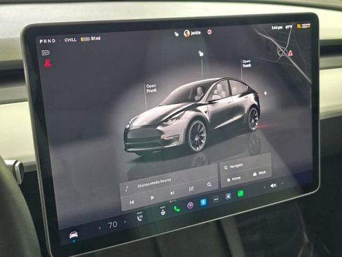 Used 2023 Tesla Model Y Long Range AWD/4WD image 26