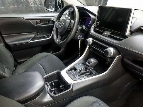 Used 2024 Toyota RAV4 LE image 21