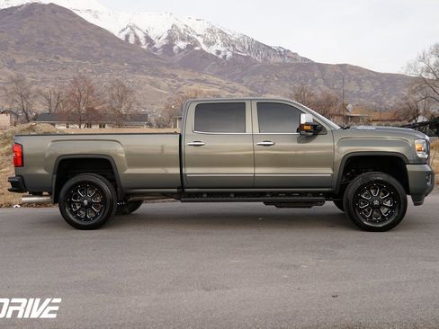 Used 2018 GMC Sierra 3500 Denali w/ Duramax Plus Package image 12