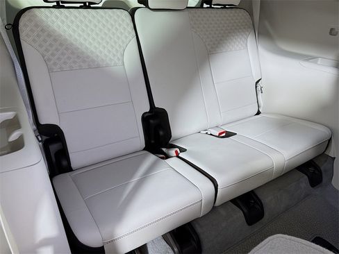 Certified 2025 GMC Acadia Denali w/ Super Cruise Package image 26