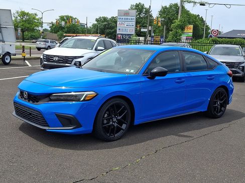 Used 2024 Honda Civic Sport image 3