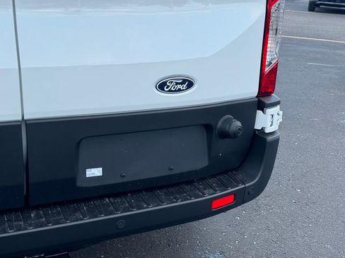 New 2026 Ford Transit 250 148 Medium Roof Extended AWD image 10