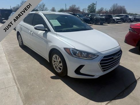 Used 2018 Hyundai Elantra SE w/ SE Connectivity Package 04 image 3
