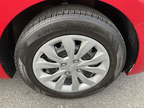 Used 2022 Hyundai Accent SE image 9