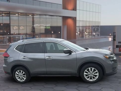 Used 2017 Nissan Rogue SV AWD/4WD image 15