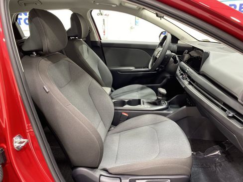 Used 2025 Kia K4 FWD image 23