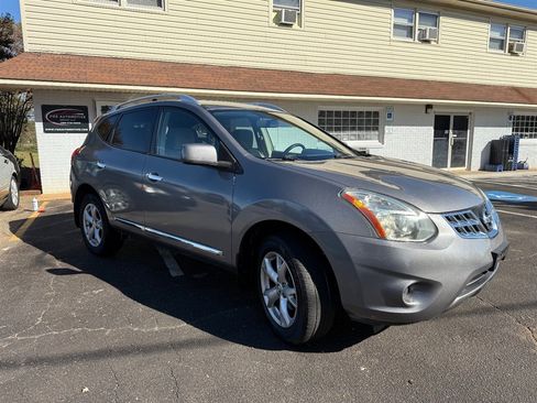 Used 2011 Nissan Rogue SV image 8