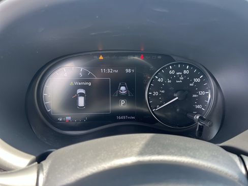 Used 2024 Nissan Kicks SV w/ Interior Electronics Package FWD image 21