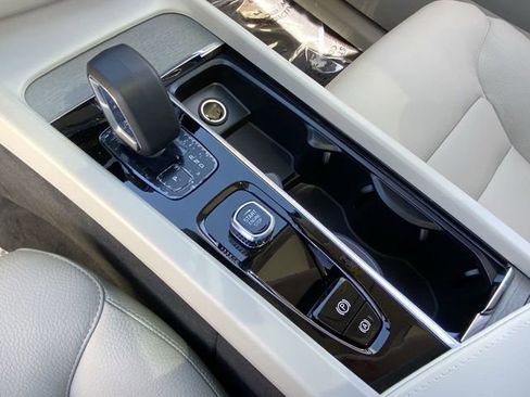 New 2025 Volvo XC60 T8 Plus image 23