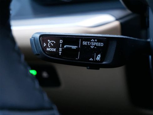 Used 2025 Porsche Cayenne image 19