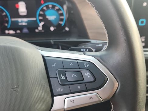 Used 2024 Volkswagen Atlas SE AWD/4WD image 17
