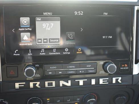 Used 2025 Nissan Frontier SV image 22