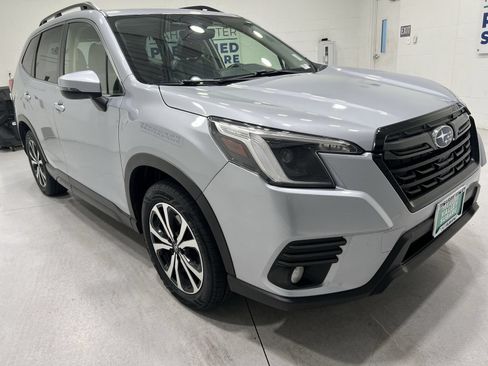 Used 2023 Subaru Forester Limited AWD/4WD image 2