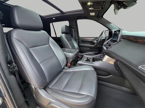 Used 2021 Chevrolet Tahoe Z71 w/ Luxury Package image 17