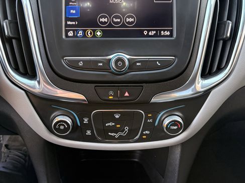 Used 2022 Chevrolet Equinox LS image 21