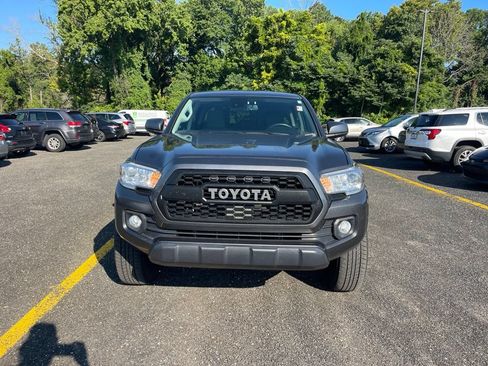 Used 2023 Toyota Tacoma SR5 AWD/4WD image 8