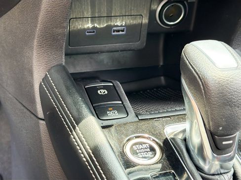 Used 2023 Nissan Kicks SR FWD image 14