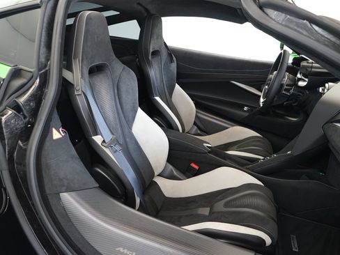 Used 2024 McLaren 750S RWD image 20