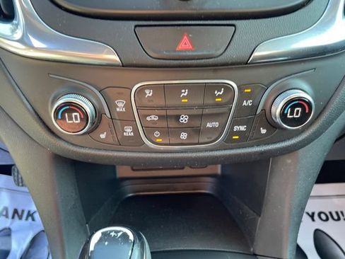 Used 2020 Chevrolet Equinox LT FWD image 23