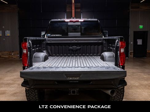 Used 2024 Chevrolet Silverado 2500 LTZ w/ LTZ Plus Package image 9