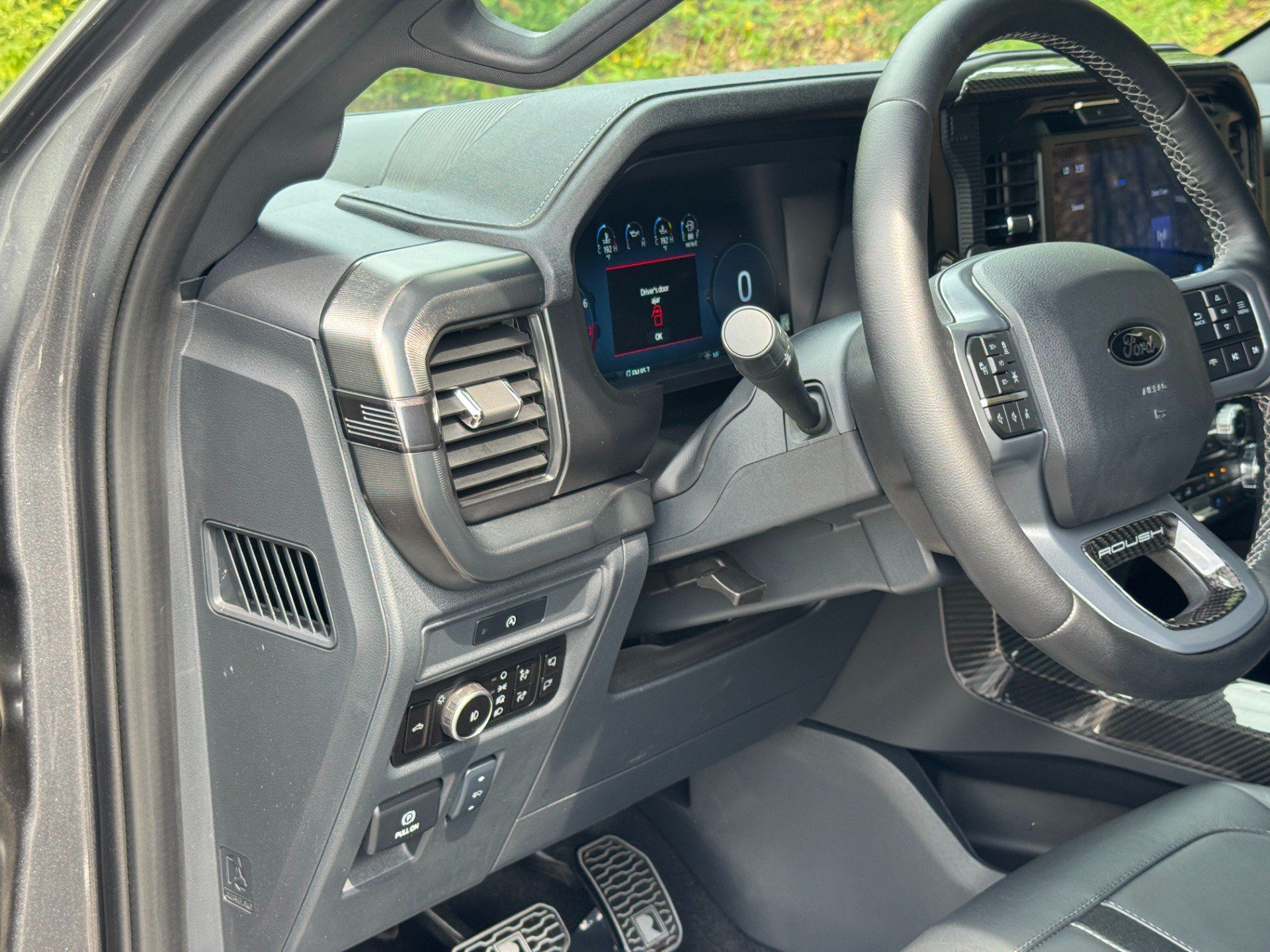 Used 2025 Ford F150 Lariat w/ Equipment Group 502A High AWD/4WD image 39