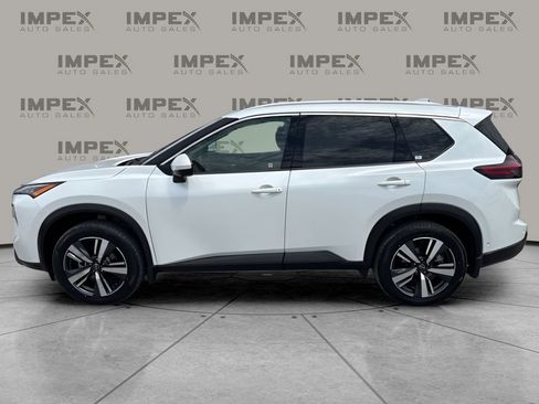 Used 2024 Nissan Rogue SL w/ SL Premium Package AWD/4WD image 2