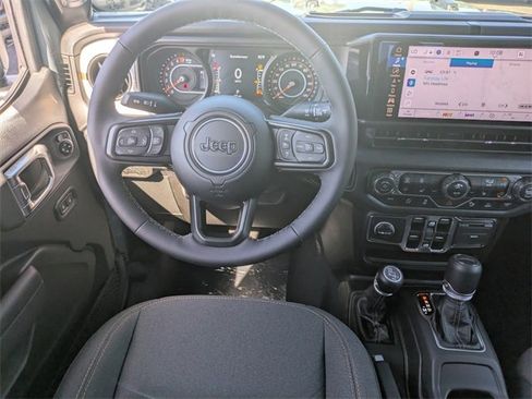 New 2025 Jeep Gladiator Sport image 15