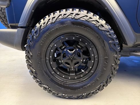 Used 2023 Jeep Wrangler Sport image 9