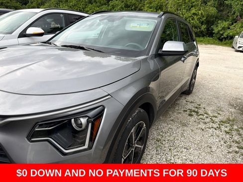Used 2025 Kia Niro LX FWD image 1