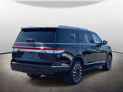 Used 2023 Lincoln Navigator L Black Label AWD/4WD image 2