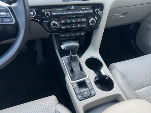 Certified 2022 Kia Sportage EX w/ EX Technology Package AWD/4WD image 14