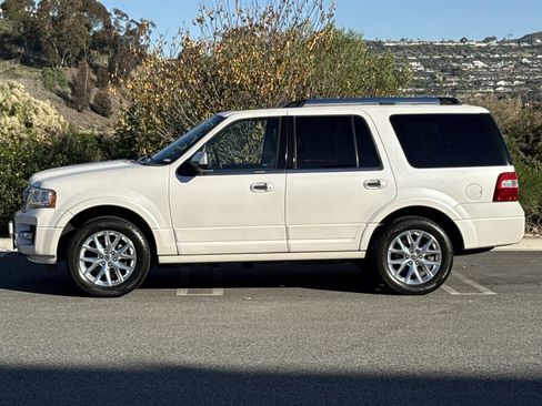 Used 2017 Ford Expedition Limited w/ Equipment Group 301A image 3