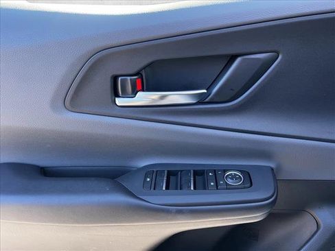 Used 2025 Toyota Prius XLE image 11