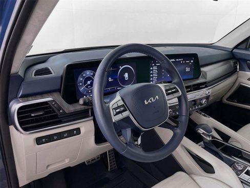 Used 2025 Kia Telluride SX Prestige image 13