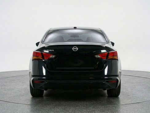 Used 2025 Nissan Altima 2.5 SV image 7