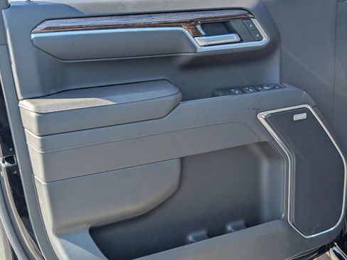 Used 2025 GMC Sierra 1500 Elevation w/ Elevation Premium Package image 15