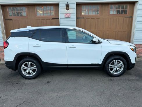Used 2018 GMC Terrain SLE FWD image 2