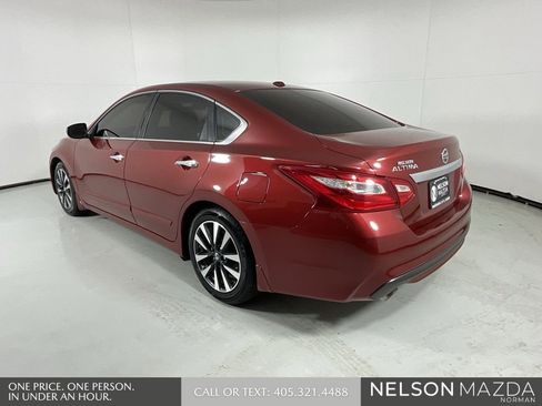 Used 2016 Nissan Altima 2.5 SL w/ 2.5 Technology w/LED Package image 6