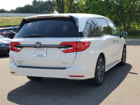 Certified 2022 Honda Odyssey Elite image 3