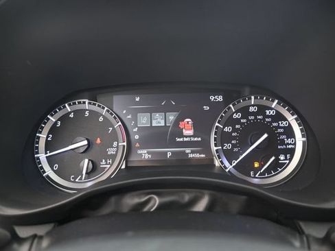 Used 2022 Toyota Highlander XLE AWD/4WD image 13